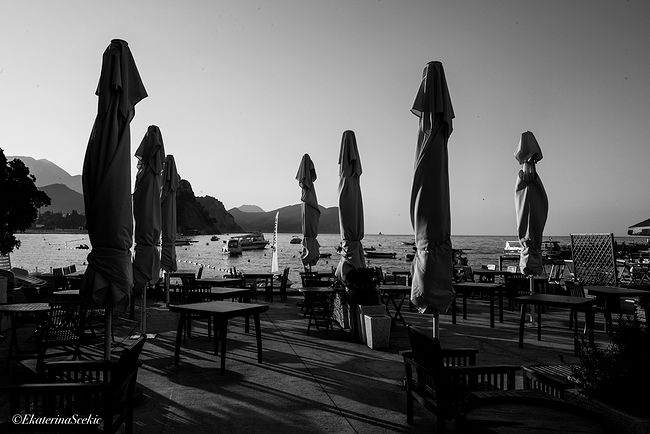 Ekaterina Burakova-Scekic. Black-white Montenegro. Без названия