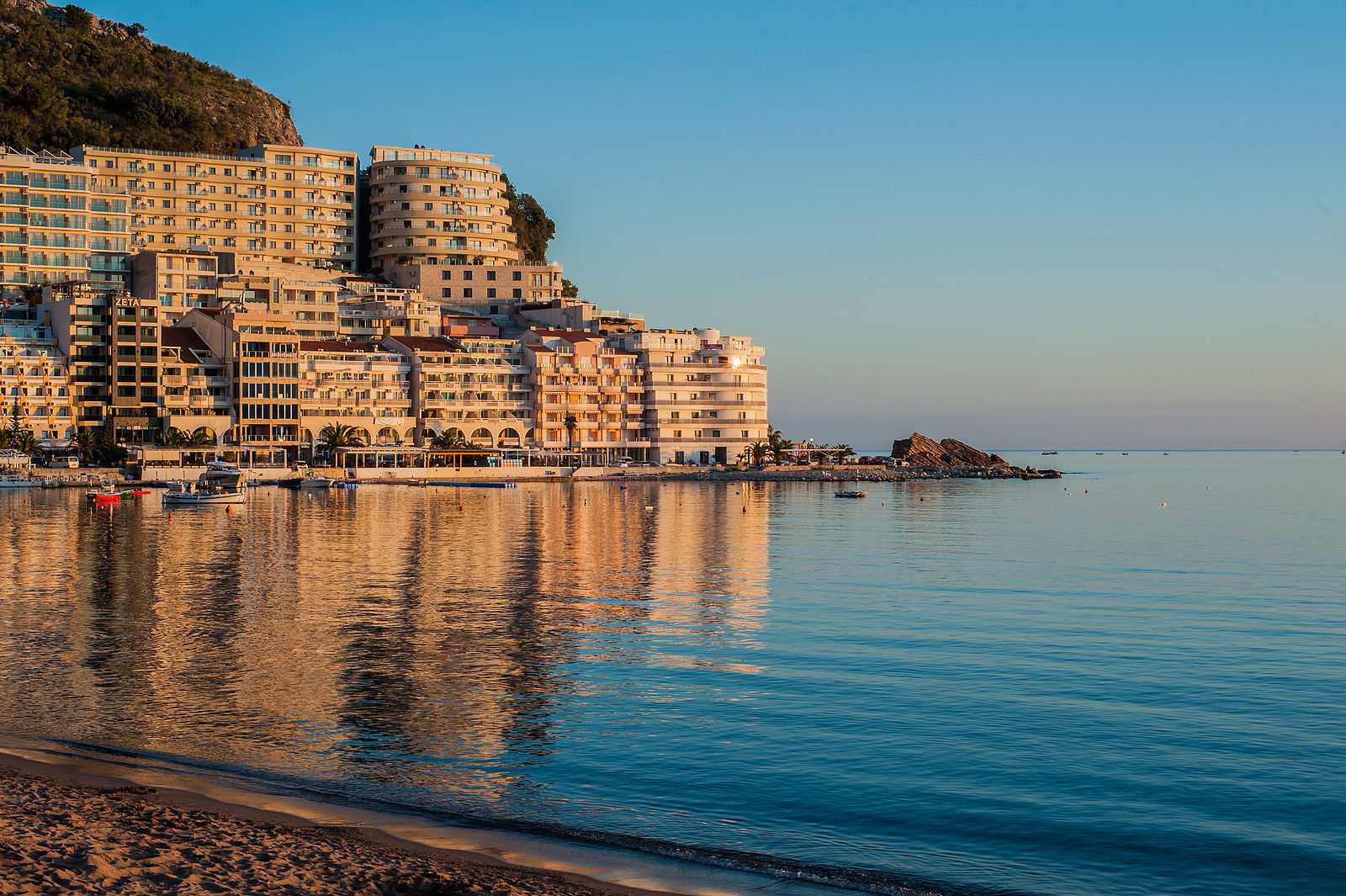 Ekaterina Burakova-Scekic. Montenegro. Без названия