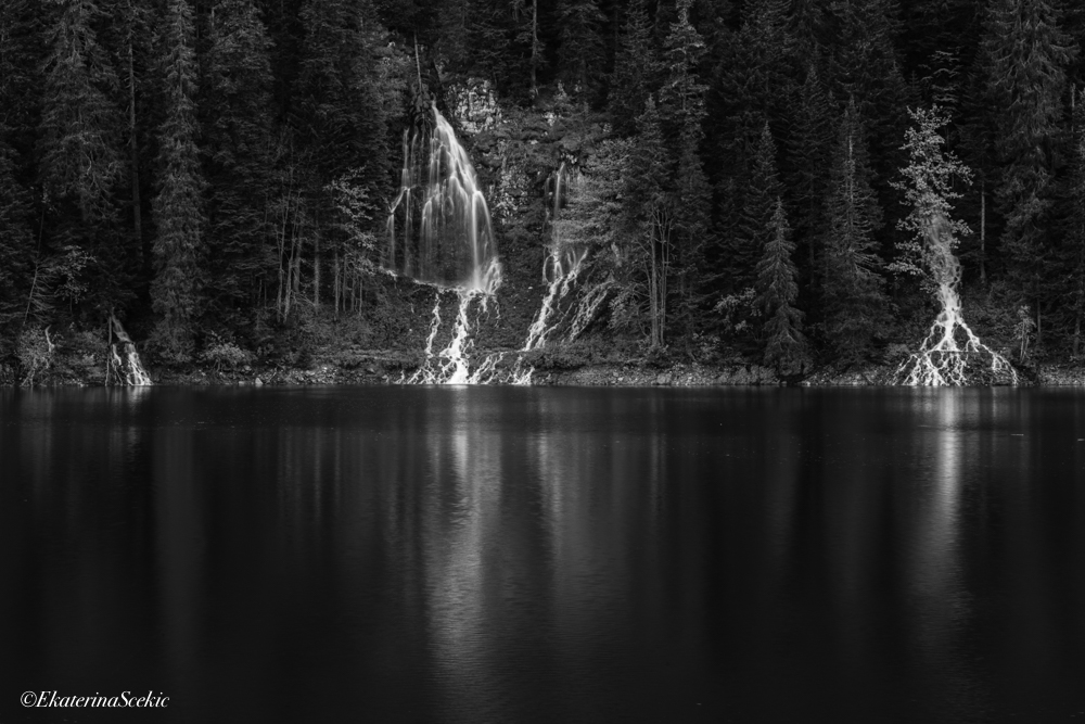 Ekaterina Burakova-Scekic. Black-white Montenegro. Без названия