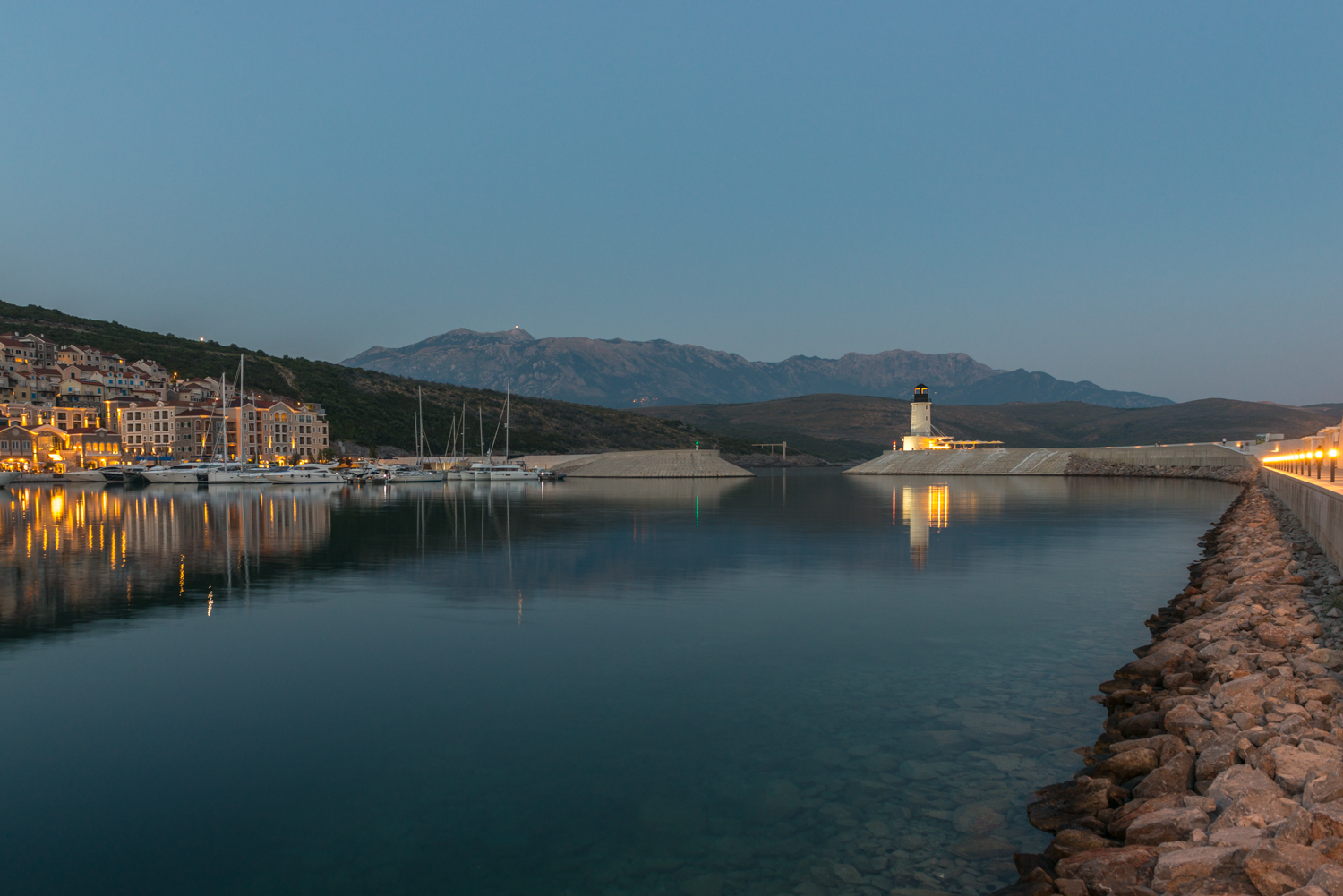 Ekaterina Burakova-Scekic. Montenegro. Без названия