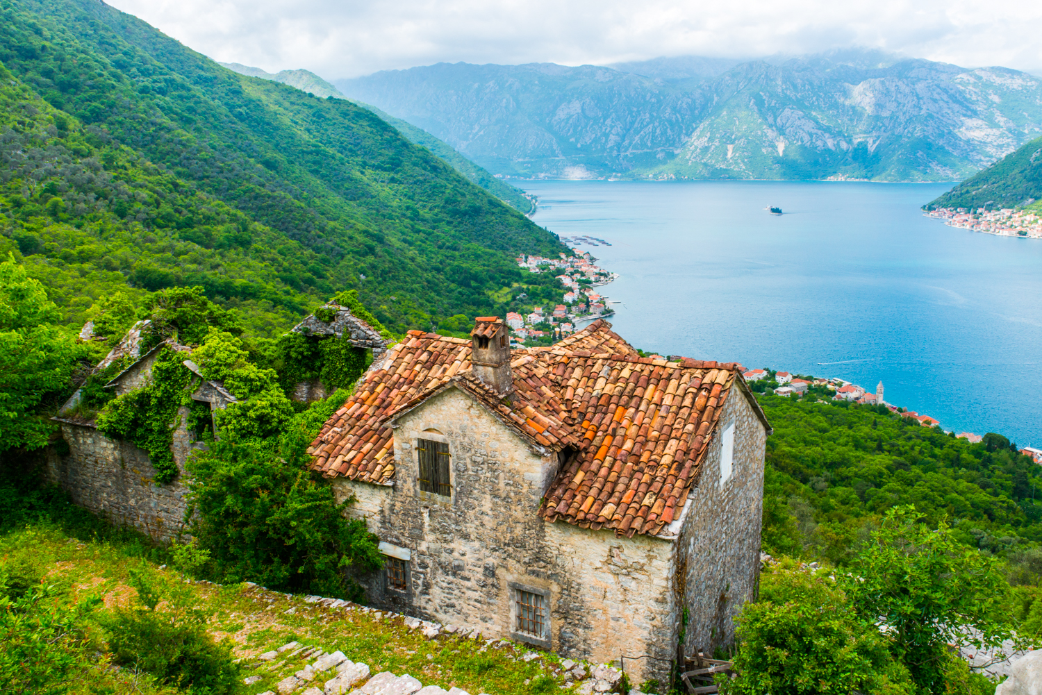 Ekaterina Burakova-Scekic. Montenegro. Без названия