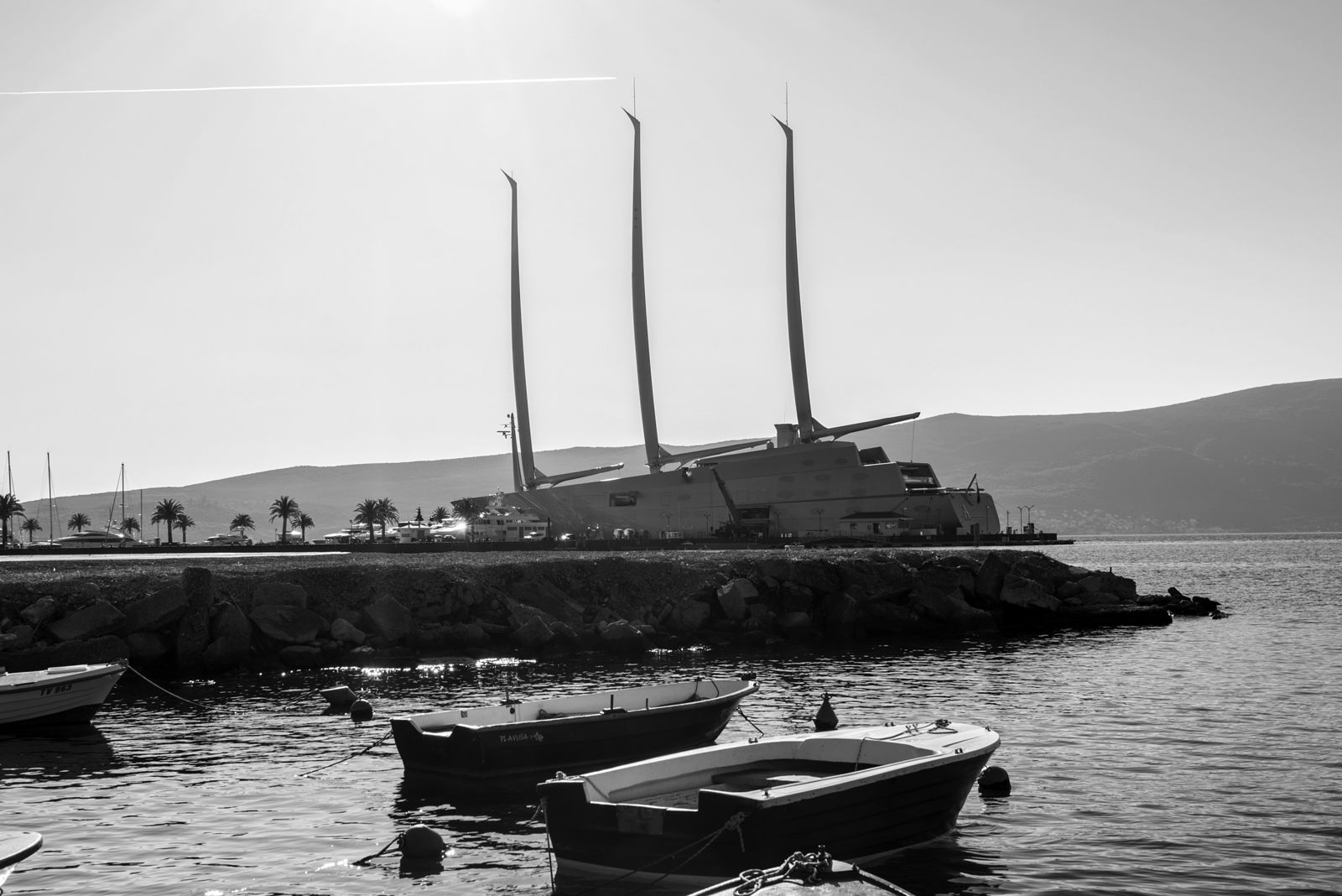 Ekaterina Burakova-Scekic. Black-white Montenegro. Без названия