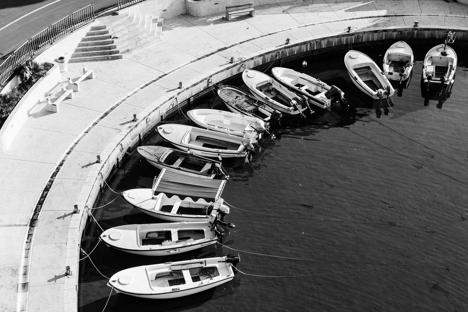 Ekaterina Burakova-Scekic. Black-white Montenegro. Без названия