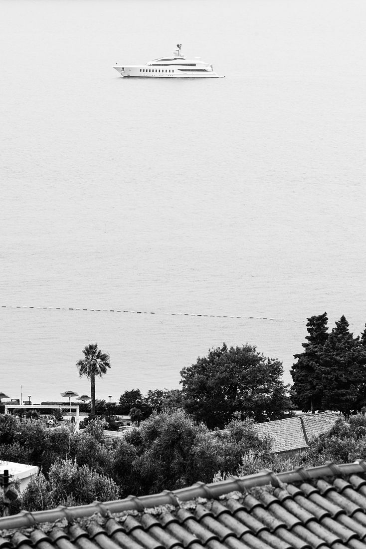 Ekaterina Burakova-Scekic. Black-white Montenegro. Без названия