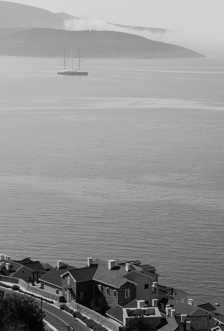 Ekaterina Burakova-Scekic. Black-white Montenegro. Без названия