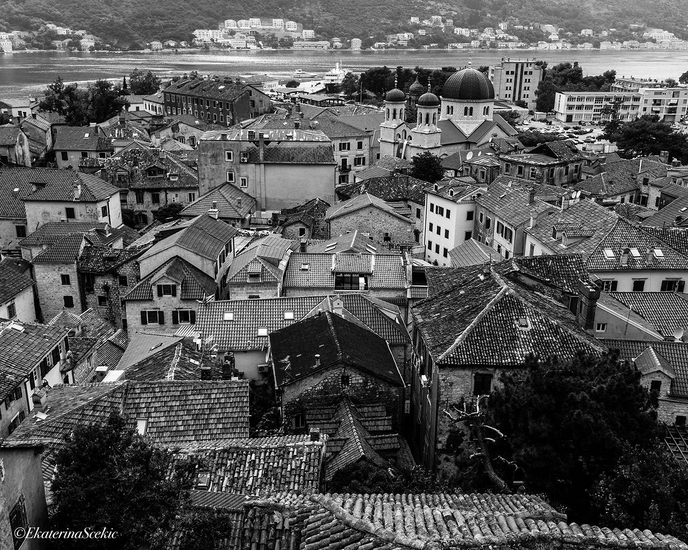Ekaterina Burakova-Scekic. Black-white Montenegro. Без названия