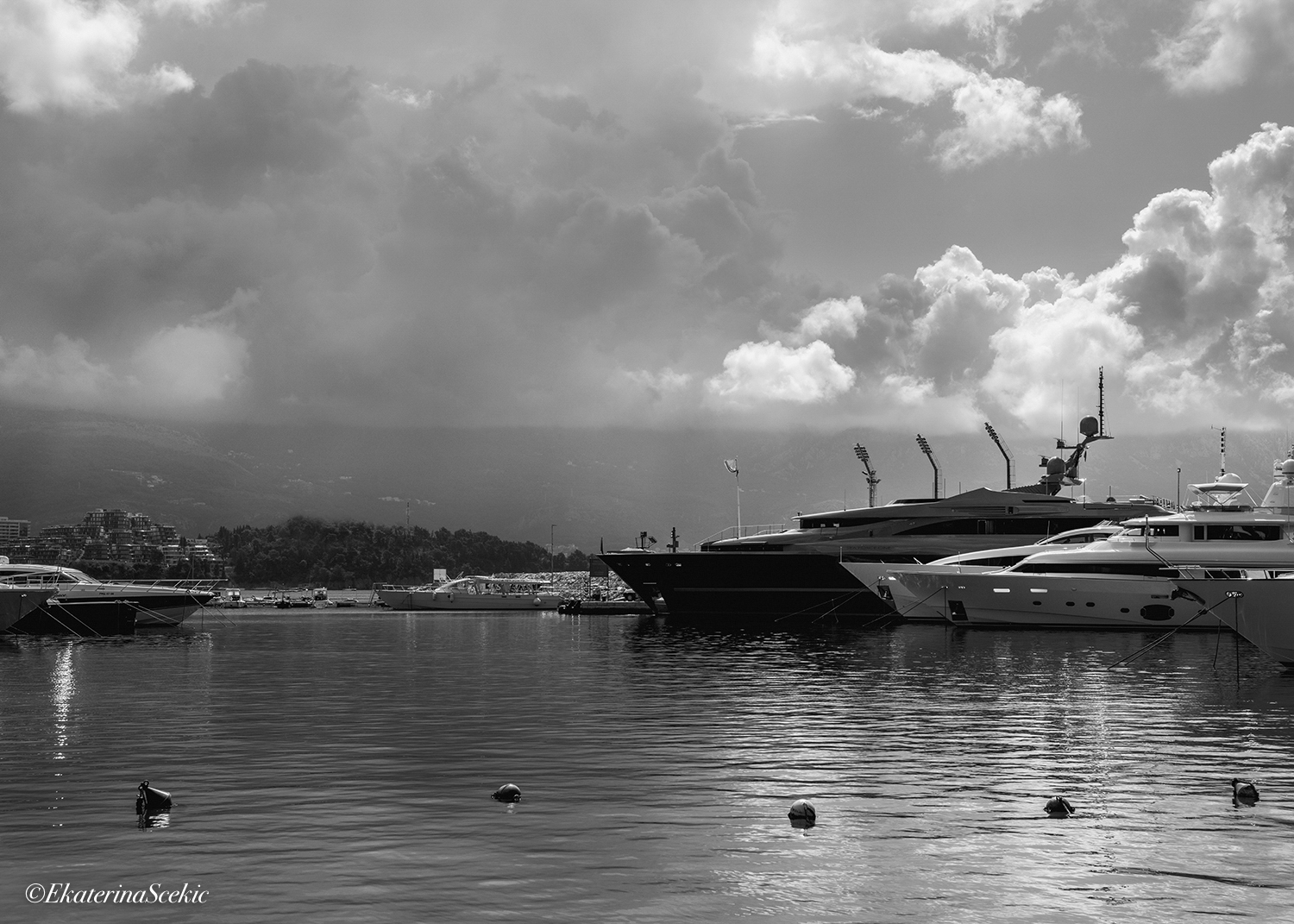 Ekaterina Burakova-Scekic. Black-white Montenegro. Без названия