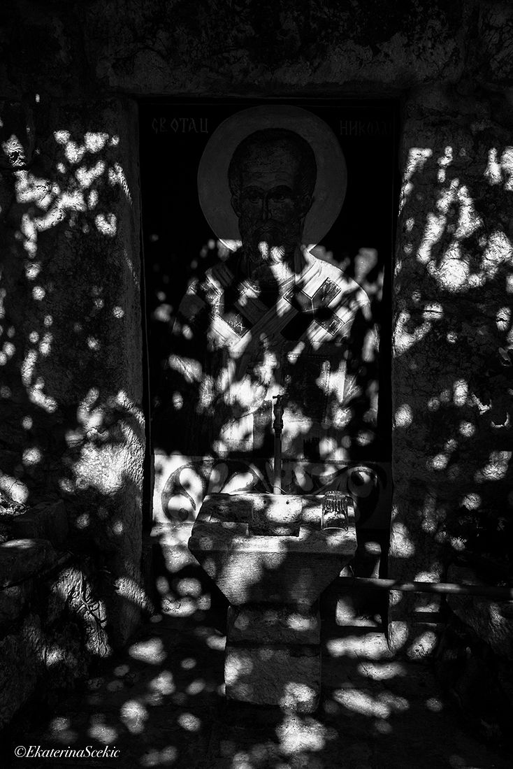 Ekaterina Burakova-Scekic. Black-white Montenegro. Без названия
