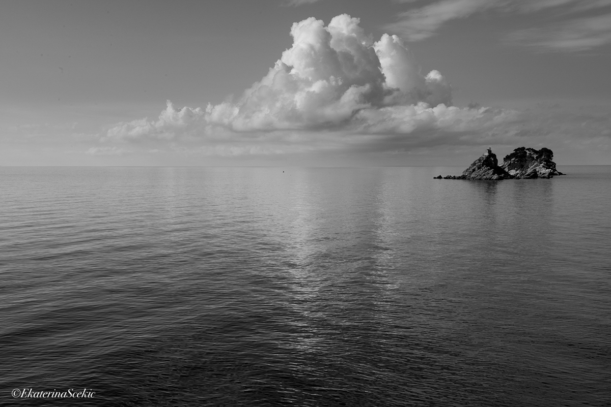 Ekaterina Burakova-Scekic. Black-white Montenegro. Без названия
